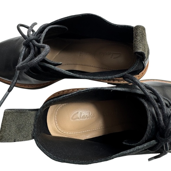 Clarks Trace Glow Black Leather Heeled Booties - Picture 8 of 10